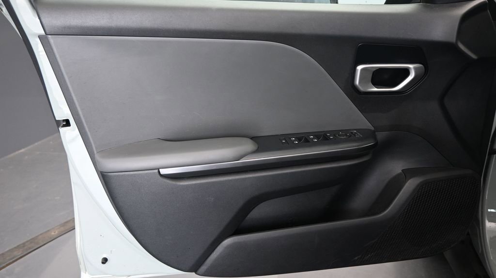 Used 2025 Kia K4 LXS FWD image 21