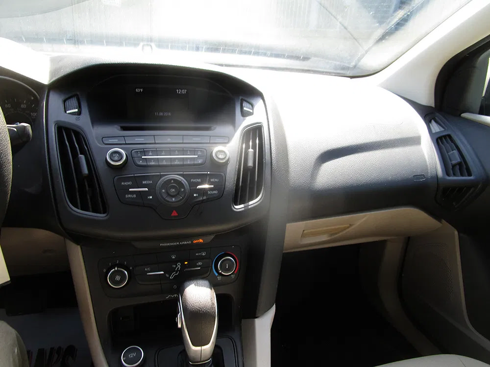 Used 2017 Ford Focus SE FWD image 14