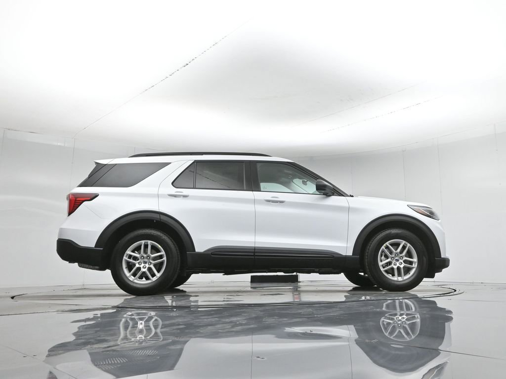 New 2026 Ford Explorer Active RWD image 7