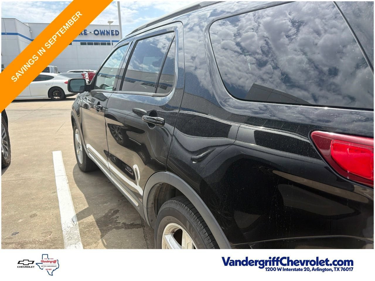 Used 2019 Ford Explorer XLT w/ Equipment Group 201A FWD image 13