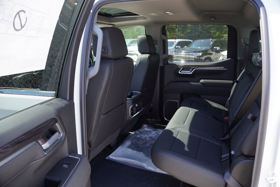 New 2026 Chevrolet Silverado 1500 LTZ w/ LTZ Premium Package image 11
