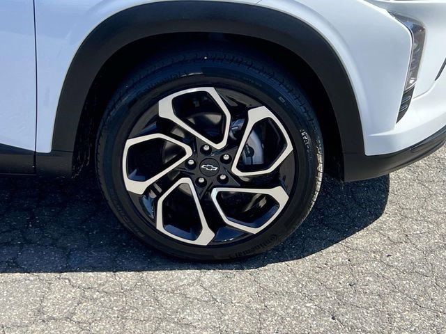 Certified 2024 Chevrolet Trax RS w/ Sunroof Package image 9