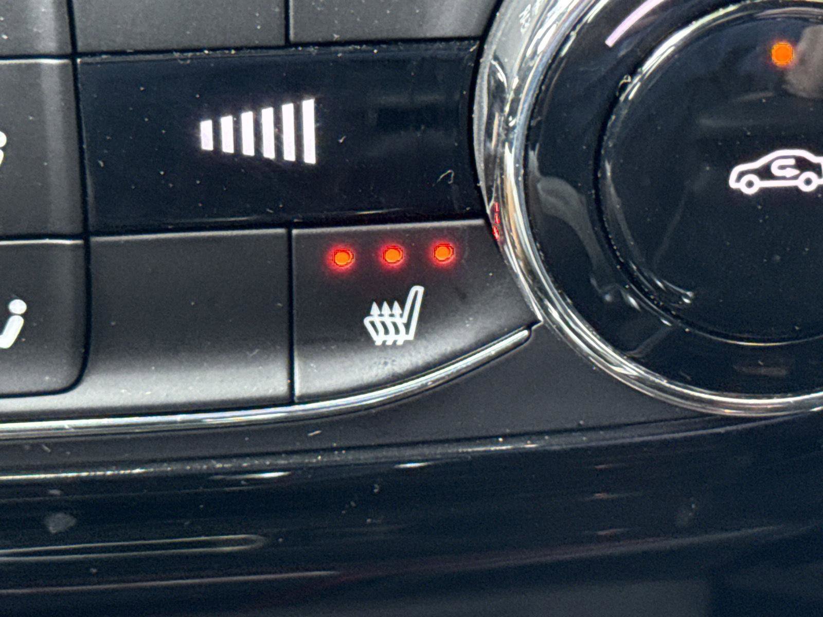 Used 2025 Chevrolet Trax RS w/ Sunroof Package image 15