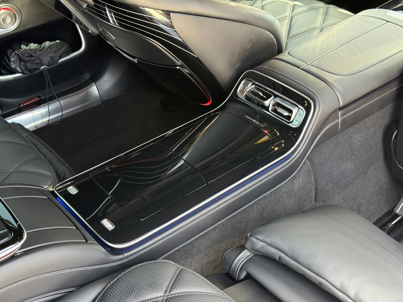 Used 2024 Mercedes-Benz Maybach S 580 4MATIC image 39