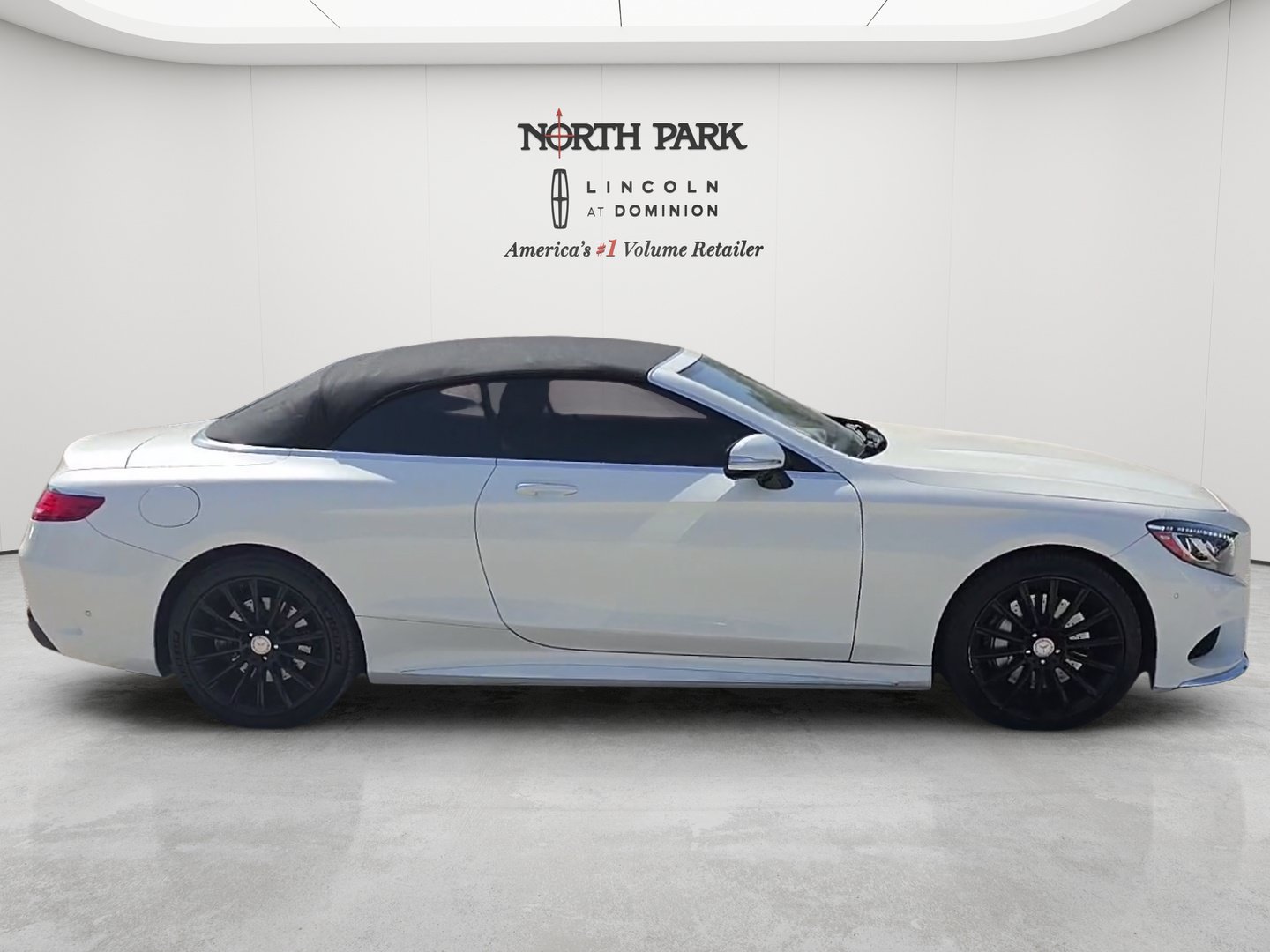 Used 2017 Mercedes-Benz S 550 Cabriolet image 4