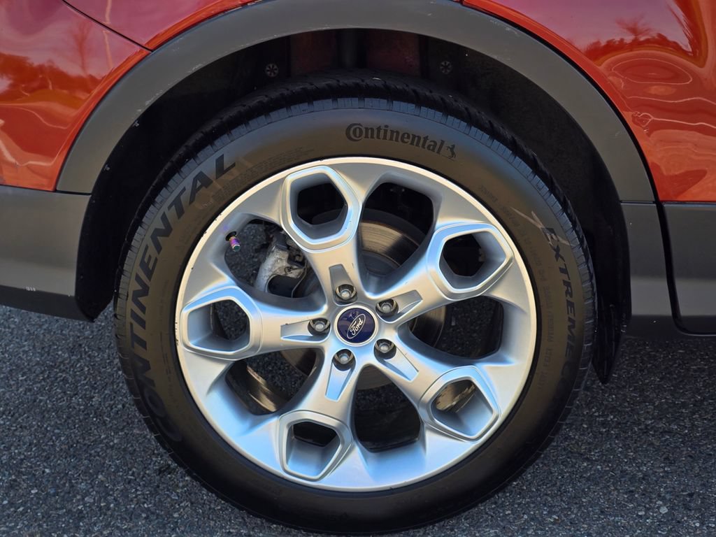 Used 2014 Ford Escape Titanium w/ Equipment Group 401A FWD image 9