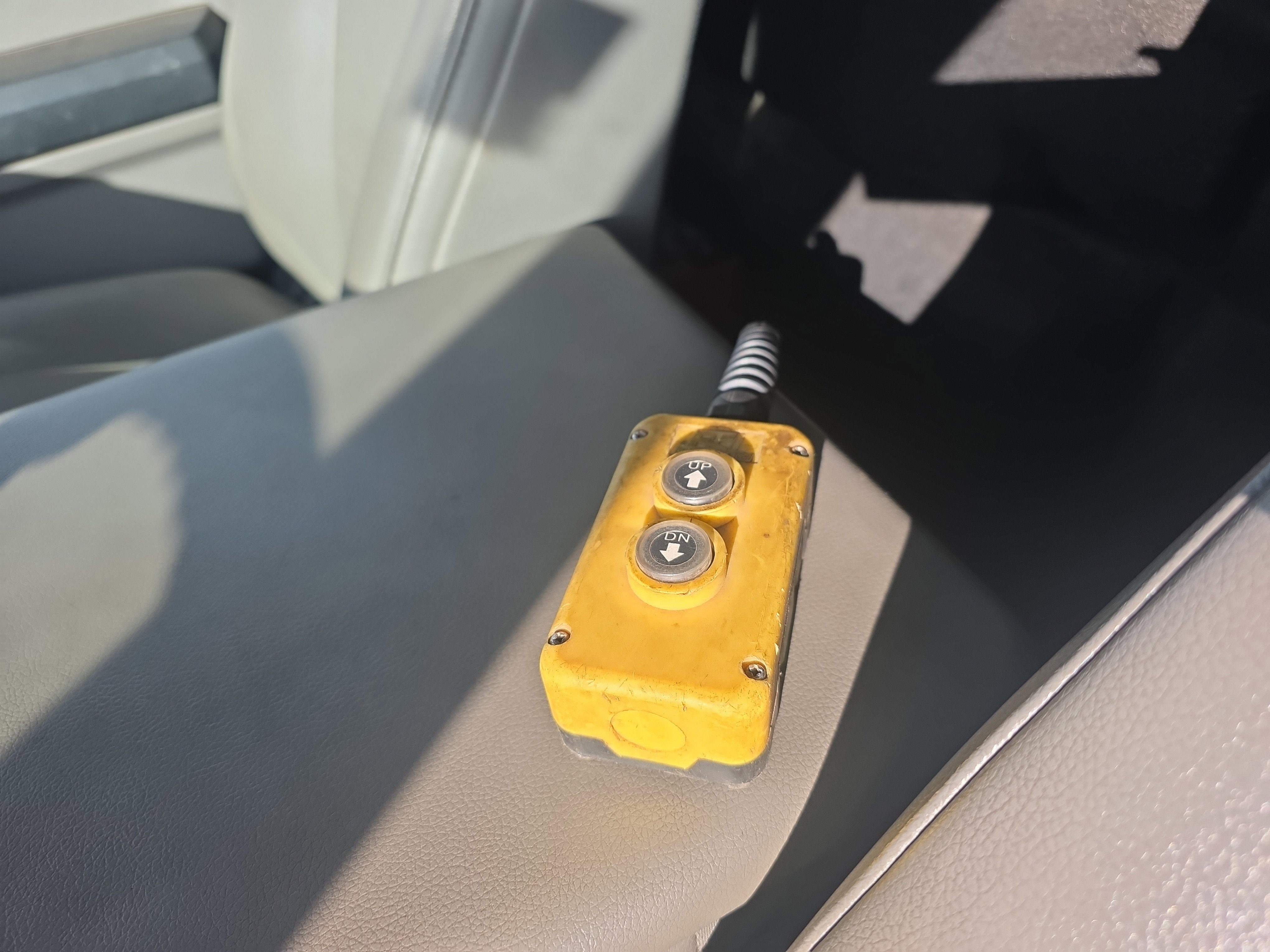 Certified 2020 Ford F550 4x4 Regular Cab Super Duty w/ Power Equipment Group image 22