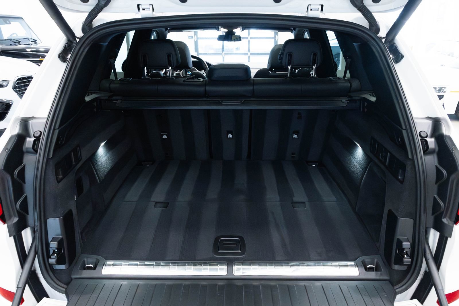 Used 2021 BMW X5 xDrive45e w/ M Sport Package image 8