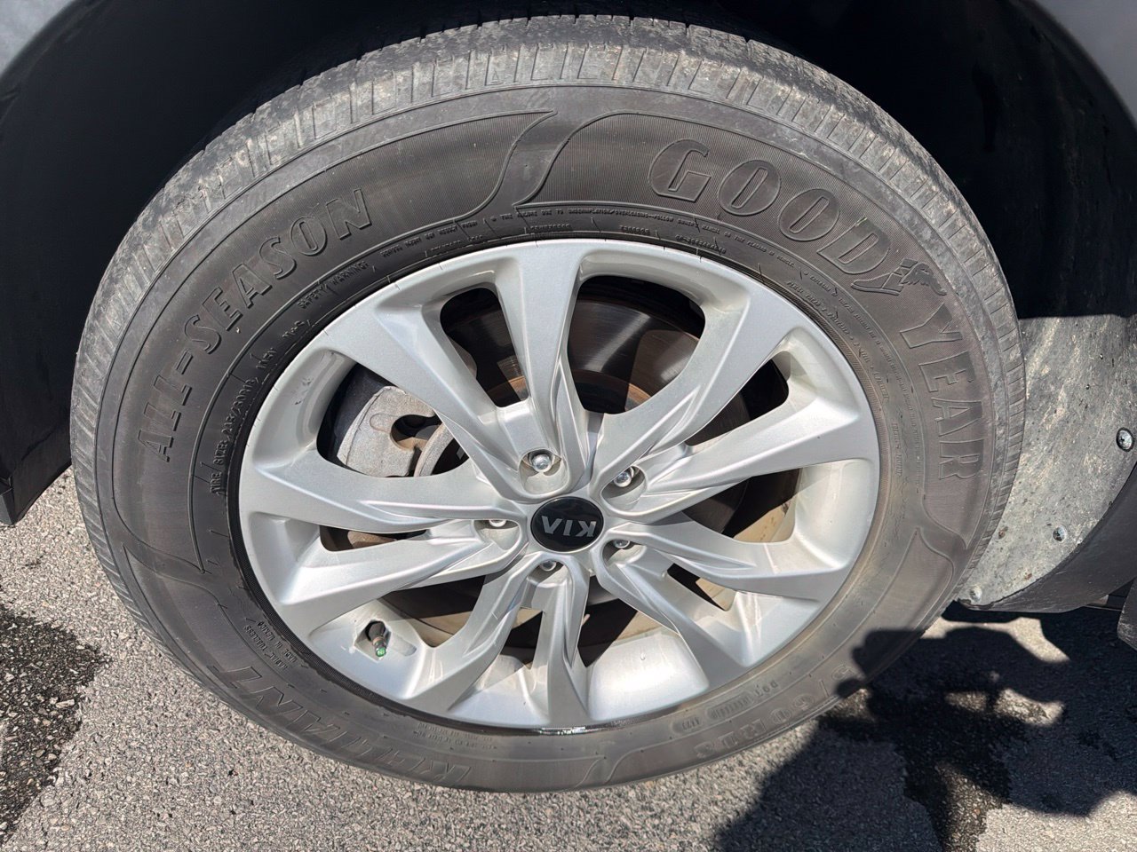 Used 2020 Kia Telluride LX AWD/4WD image 25