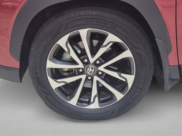 Used 2023 Toyota Corolla Cross XLE w/ Convenience Package FWD image 22