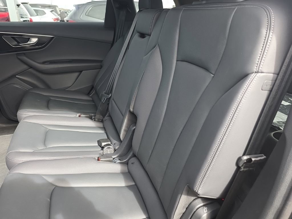 Used 2025 Audi Q7 3.0T Premium w/ Convenience Package image 13