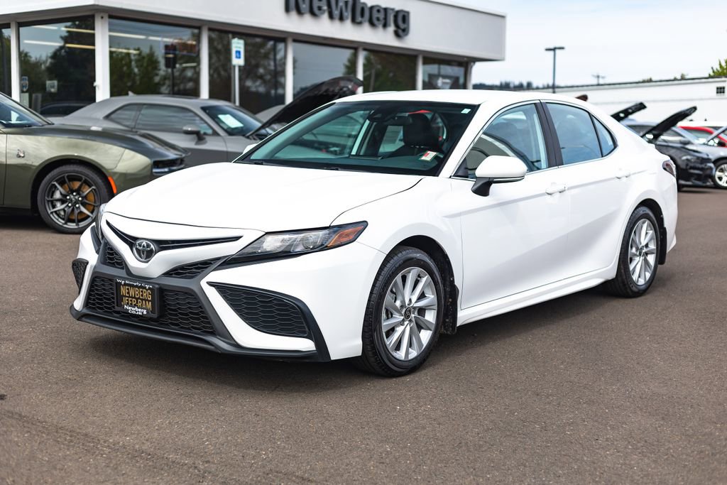 Used 2024 Toyota Camry SE FWD image 6