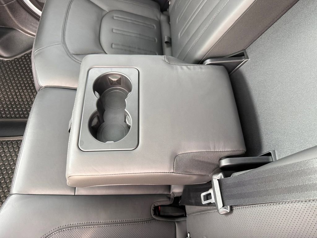 Used 2023 Land Rover Defender 110 X image 16