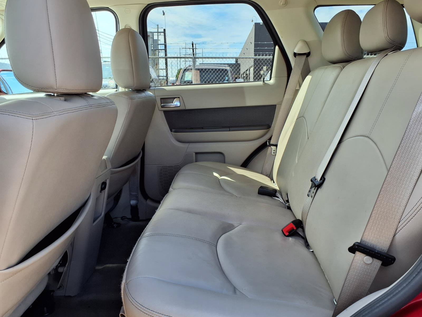 Used 2010 Mercury Mariner Premier FWD image 13