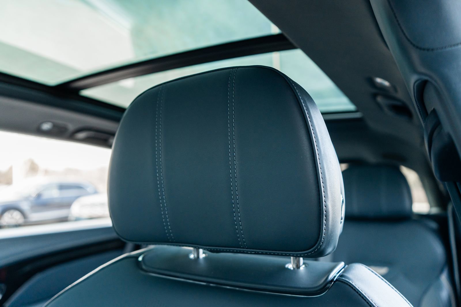 Certified 2023 Bentley Bentayga Extended Wheelbase image 28
