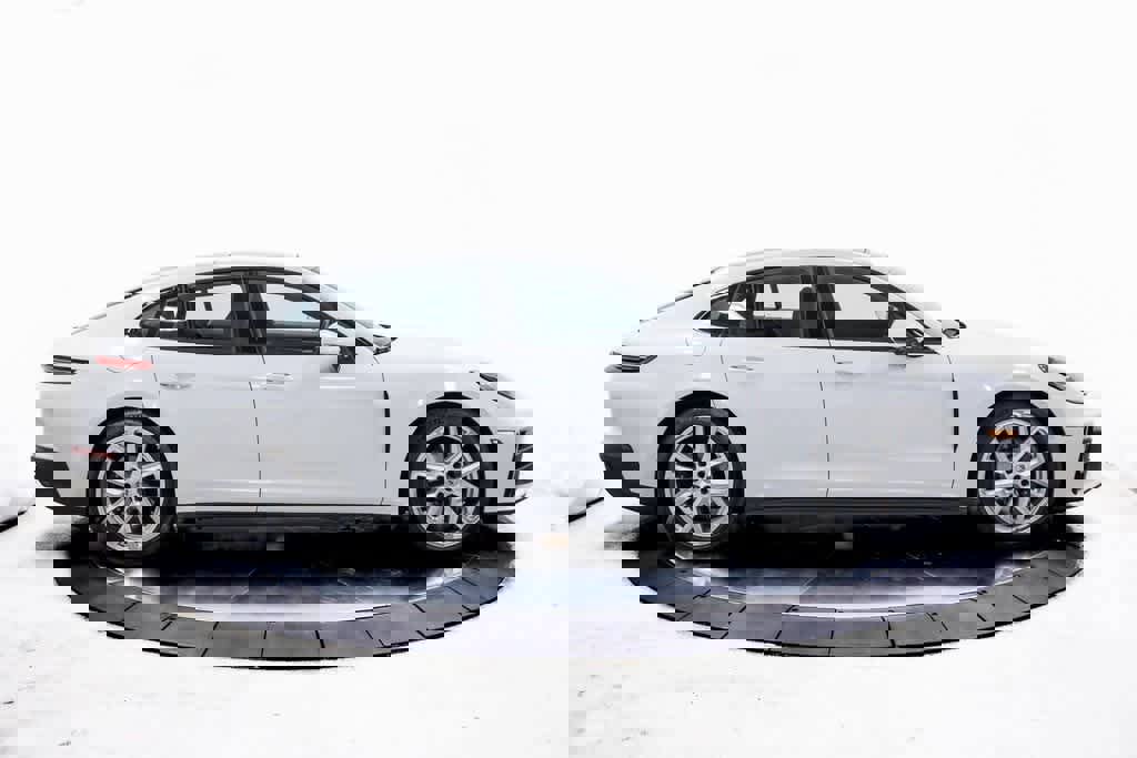 Certified 2024 Porsche Panamera 4 image 8