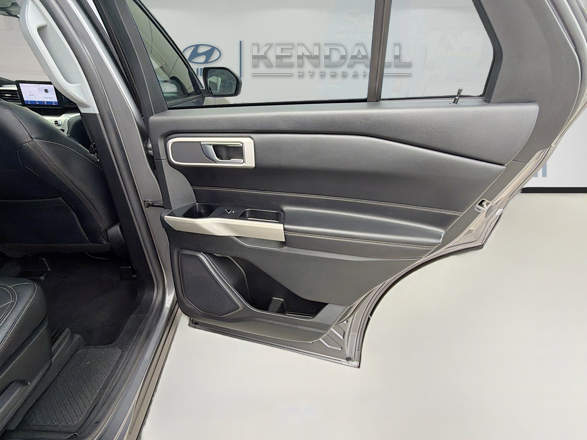 Used 2021 Ford Explorer XLT RWD image 28