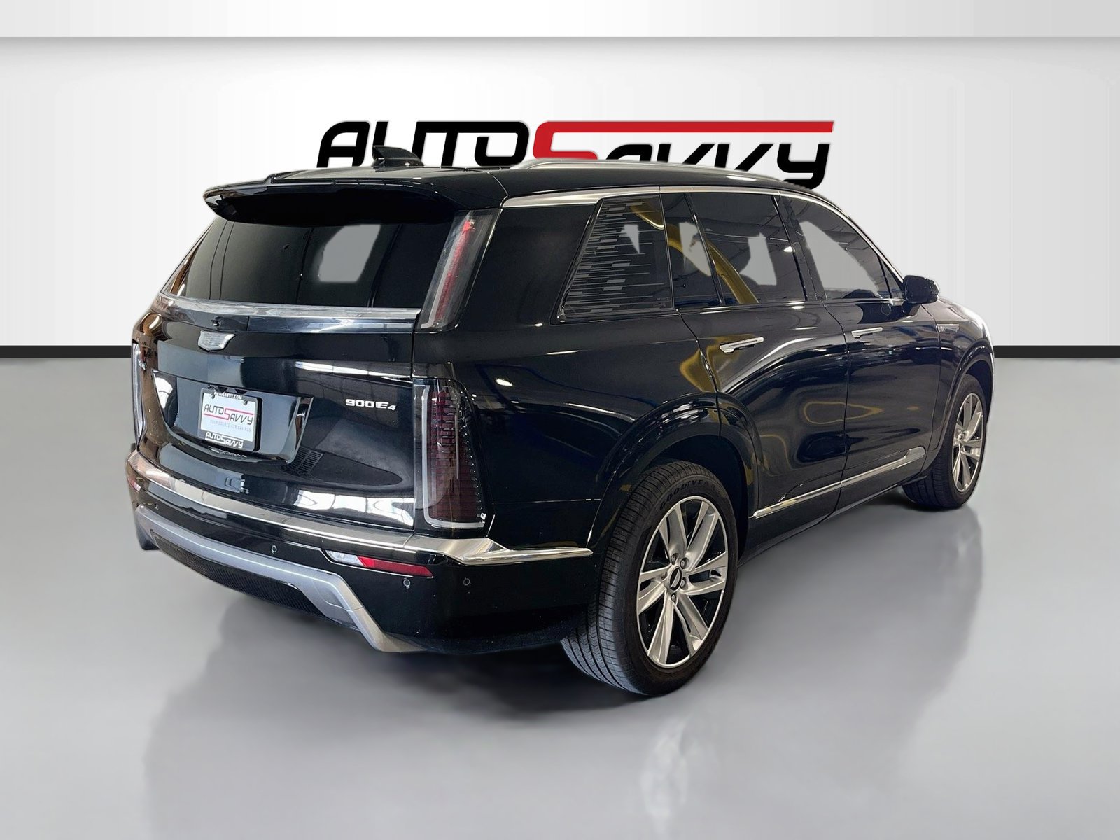 Used 2026 Cadillac Vistiq Luxury w/ LPO, Floor Liner Package AWD/4WD image 7