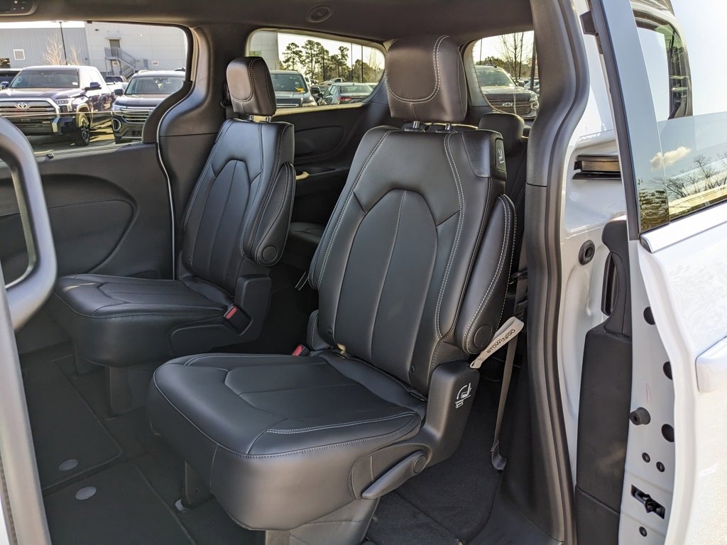 New 2026 Chrysler Voyager LX image 36