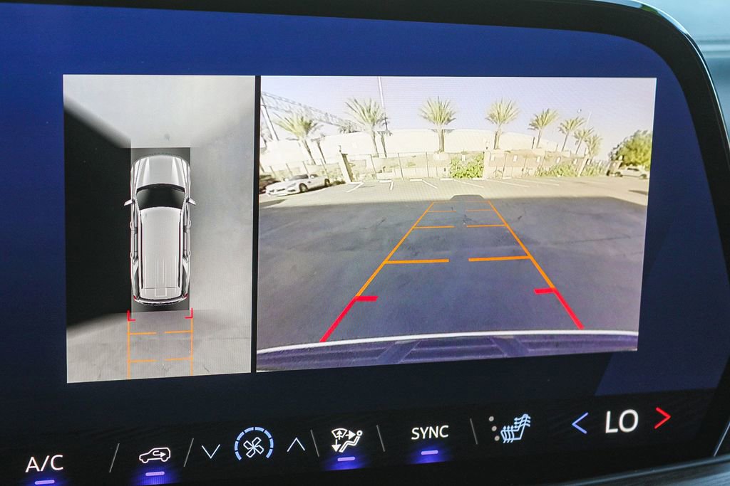 Used 2025 Chevrolet Tahoe LT image 29