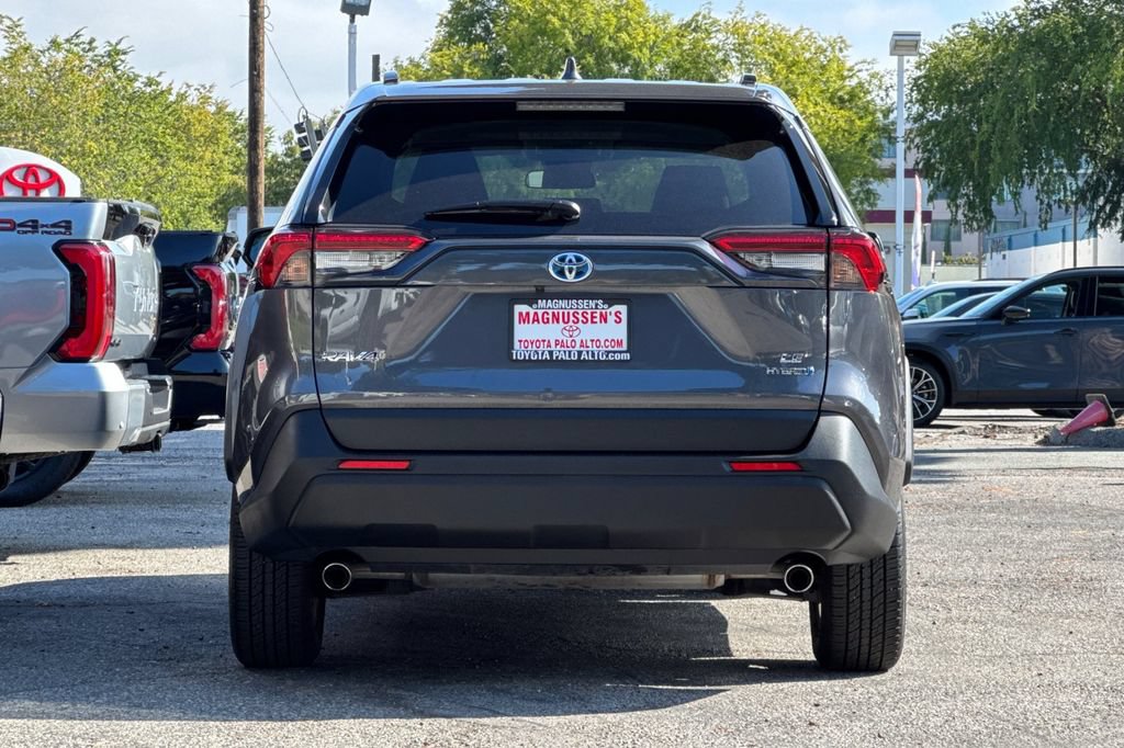 Certified 2024 Toyota RAV4 LE AWD/4WD image 4