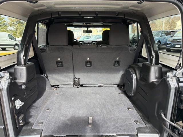 Used 2022 Jeep Wrangler Unlimited Sahara image 25