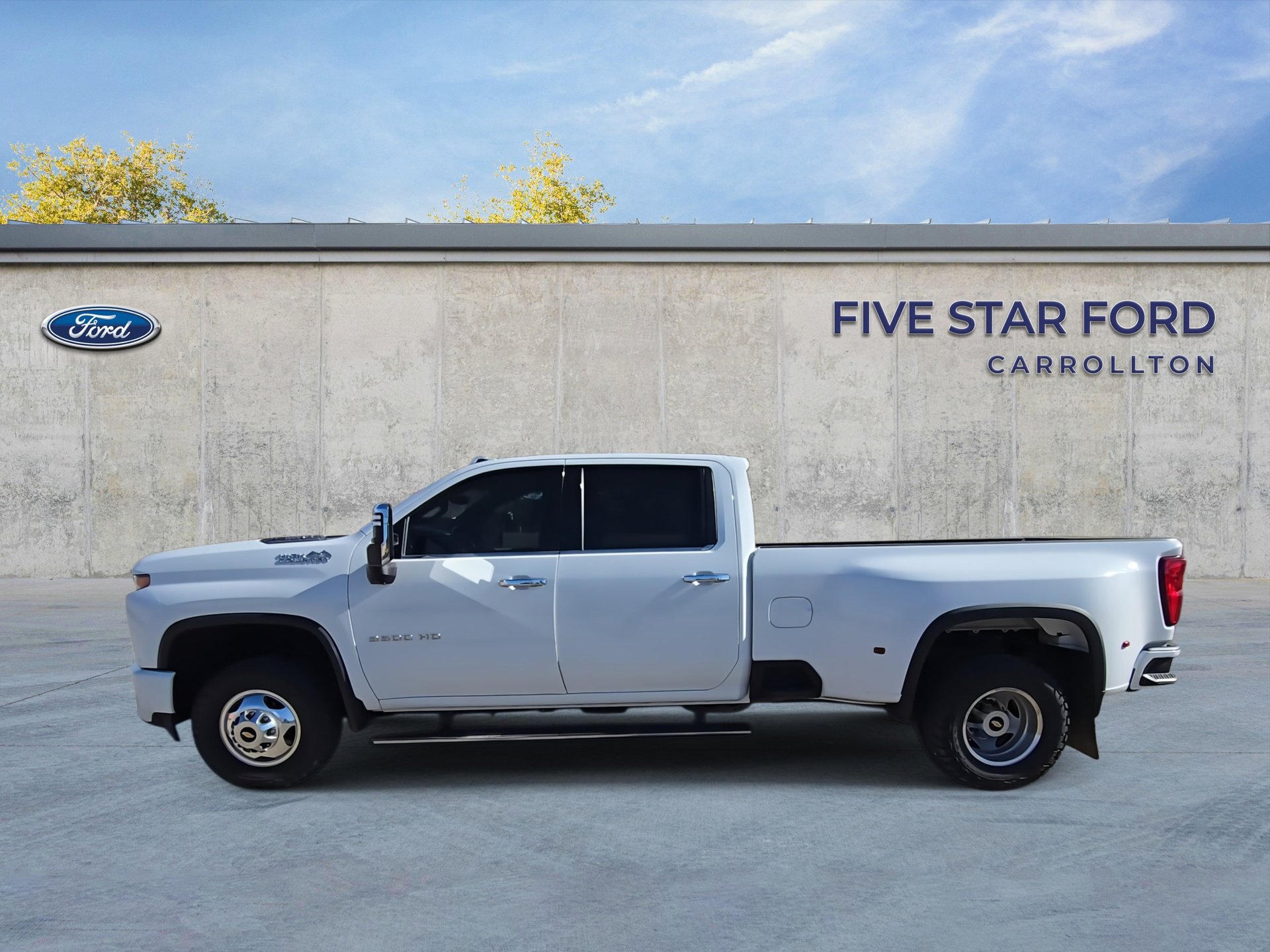 Used 2021 Chevrolet Silverado 3500 High Country w/ Technology Package image 6