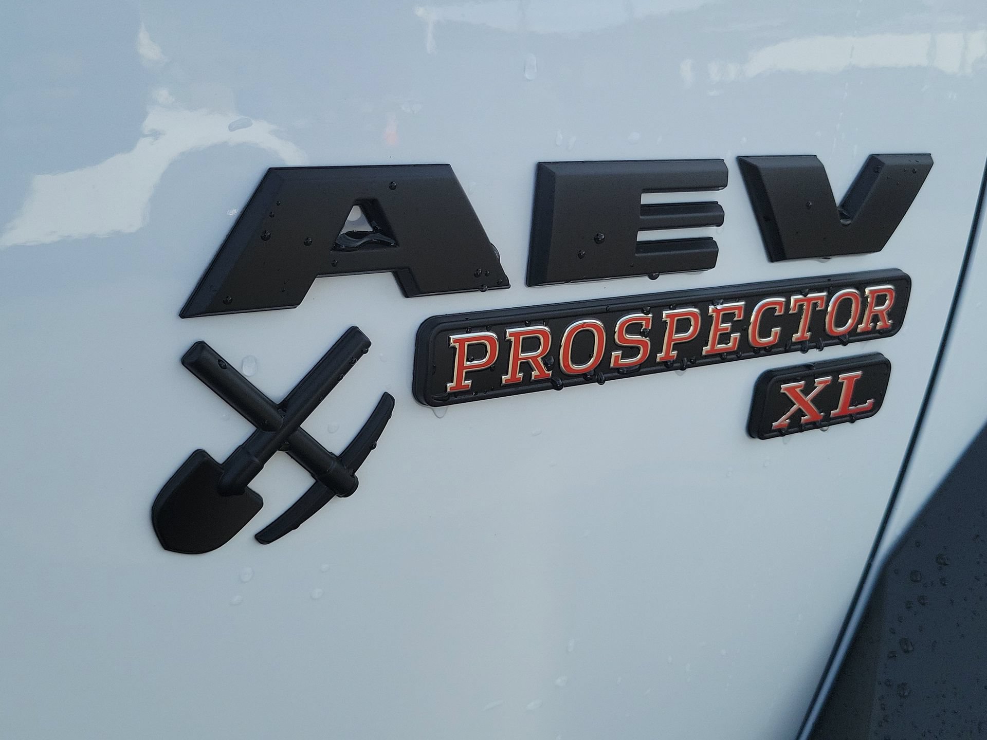 Used 2025 RAM 2500 Laramie AWD/4WD image 24