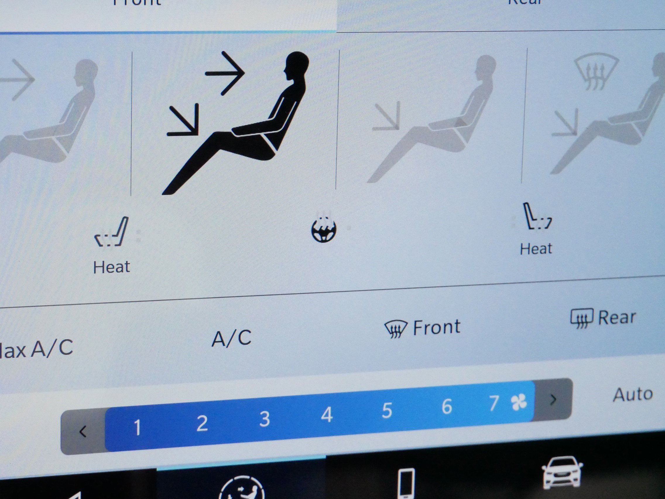 Used 2024 Chrysler Pacifica Touring-L image 28