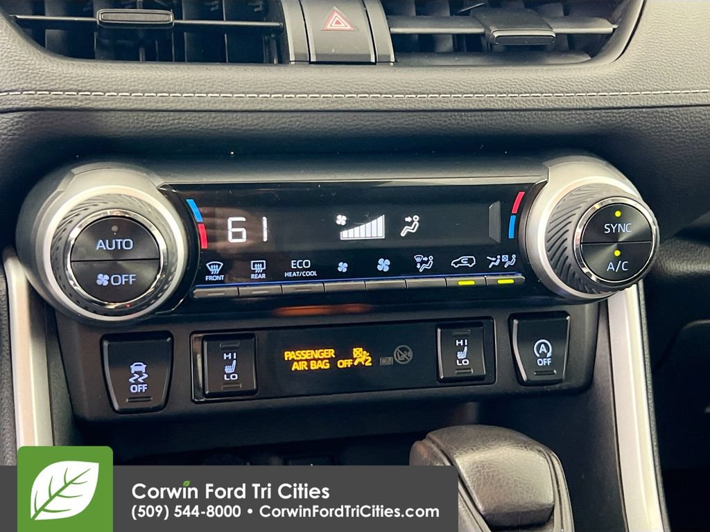Used 2020 Toyota RAV4 XLE w/ XLE Grade Weather Package AWD/4WD image 9