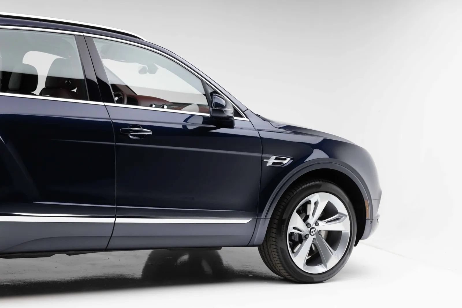 Used 2019 Bentley Bentayga AWD/4WD image 31