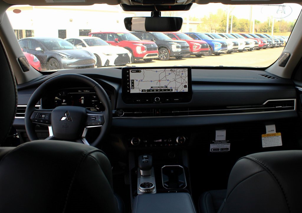 New 2025 Mitsubishi Outlander SE image 11