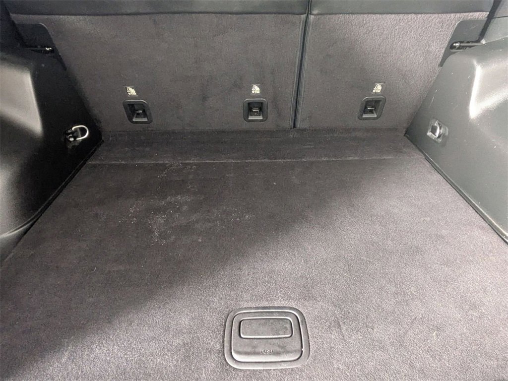 Certified 2019 Jeep Cherokee Latitude Plus w/ Comfort/Convenience Group image 27