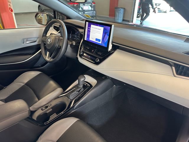 Certified 2025 Toyota Corolla SE w/ SE Premium Package FWD image 17