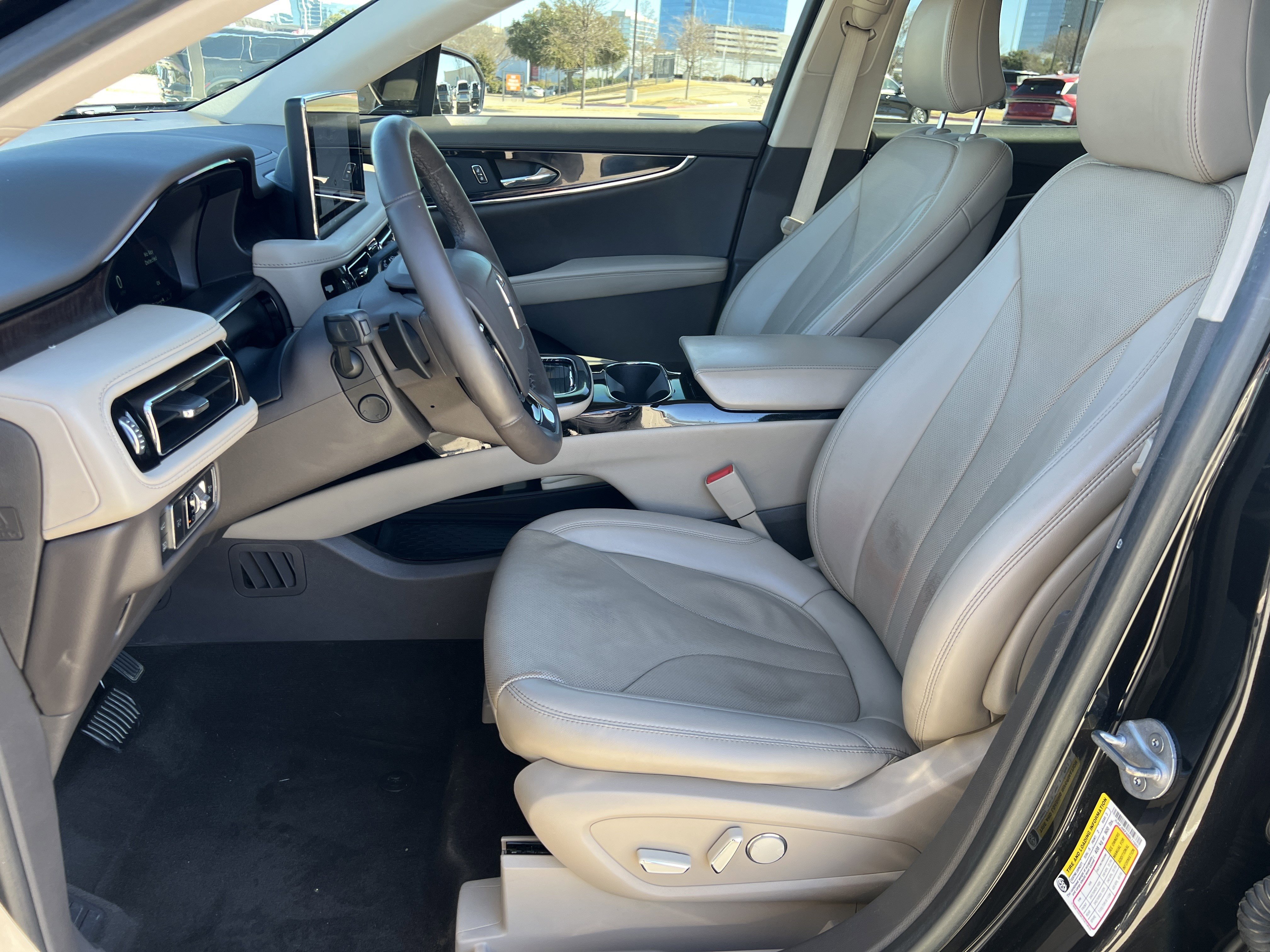 Used 2022 Lincoln Nautilus Reserve w/ Monochromatic Package image 25