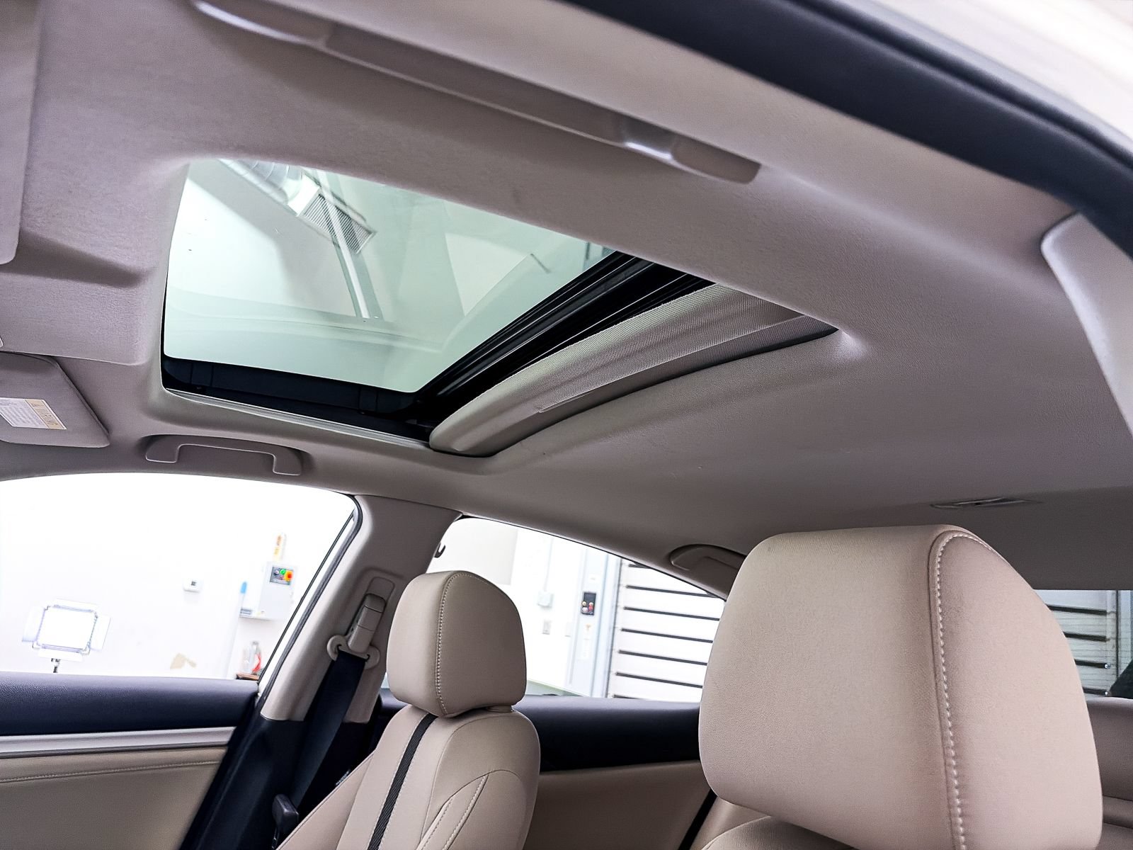 Used 2018 Honda Civic EX-T image 3
