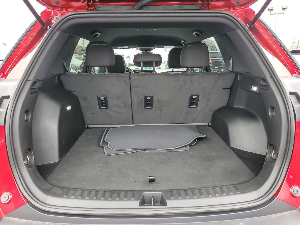 Certified 2025 Chevrolet Equinox LT w/ Safety and Technology Package image 18