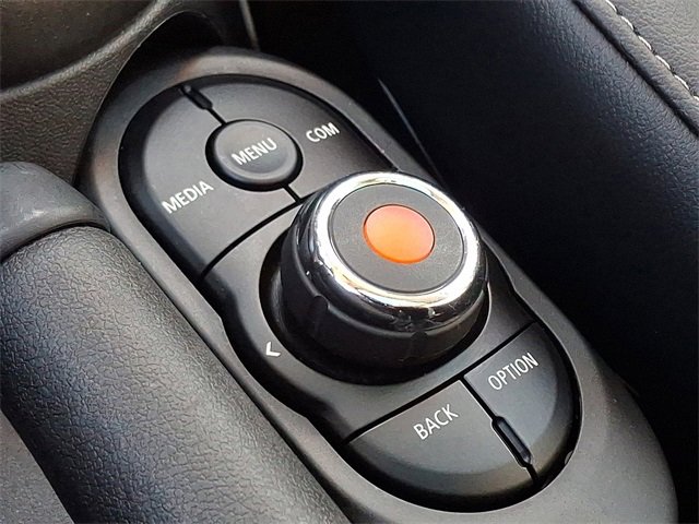 Used 2020 MINI Cooper 2-Door Hardtop image 26