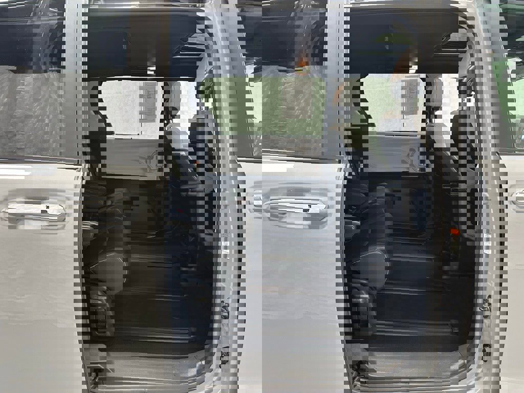 Used 2025 Toyota Sienna XSE image 56