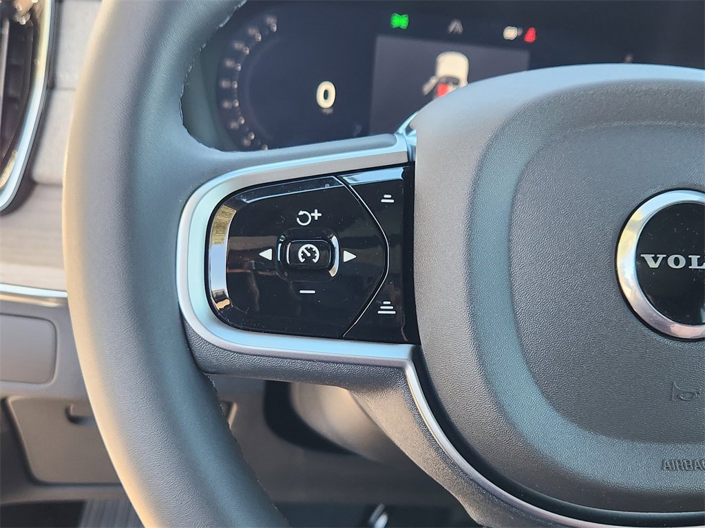 New 2026 Volvo XC90 B6 Plus w/ Protection Package image 9