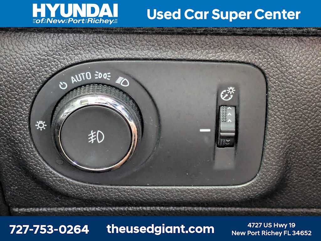 Used 2018 Chevrolet Cruze LT w/ RS Package FWD image 25