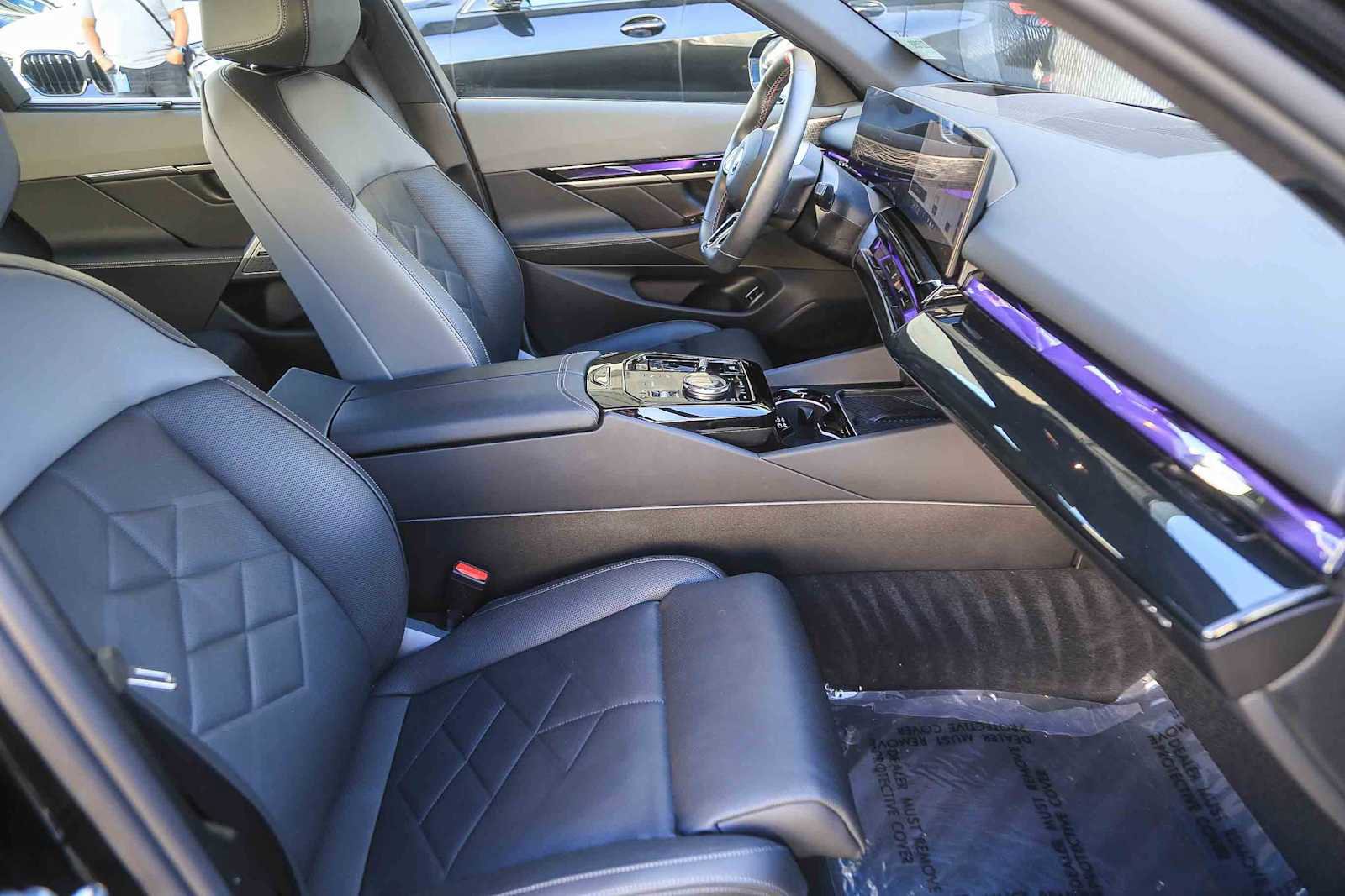 Used 2025 BMW i5 M60 w/ Premium Package image 13