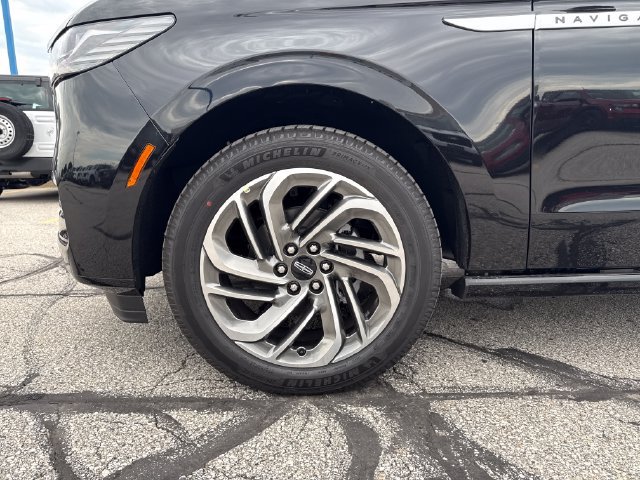 New 2027 Lincoln Navigator L Reserve AWD/4WD image 13