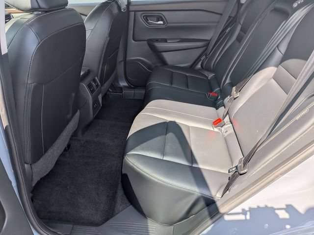 Used 2023 Nissan Rogue SL AWD/4WD image 26