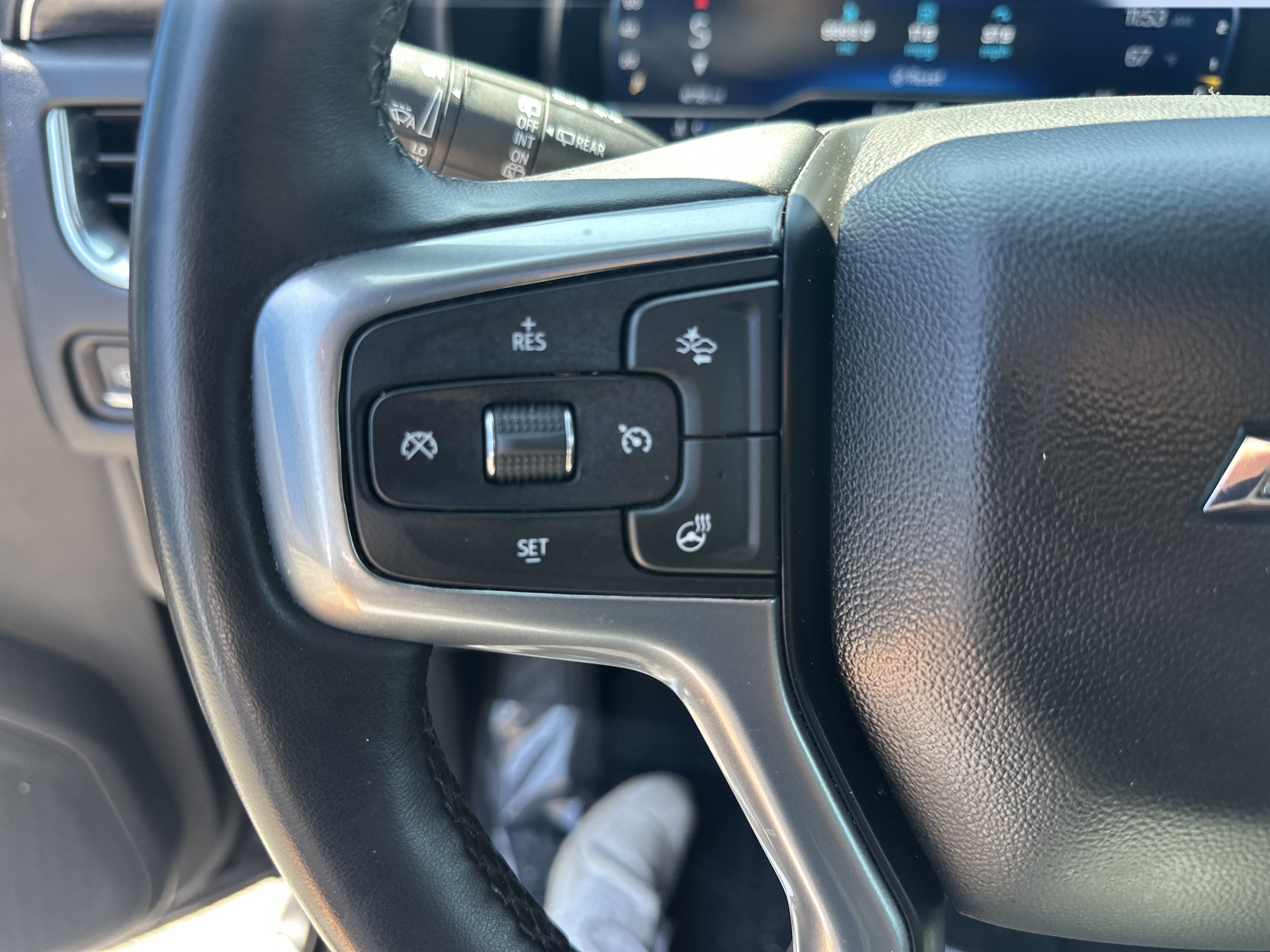 Certified 2024 Chevrolet Tahoe Z71 w/ Luxury Package AWD/4WD image 18