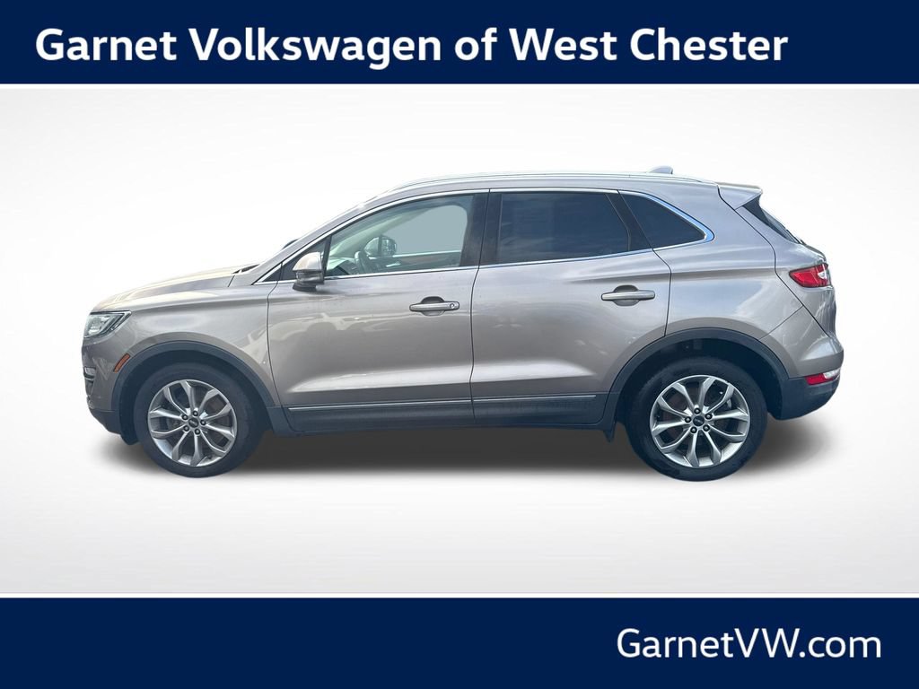Used 2018 Lincoln MKC Select w/ Select Plus Package AWD/4WD image 2