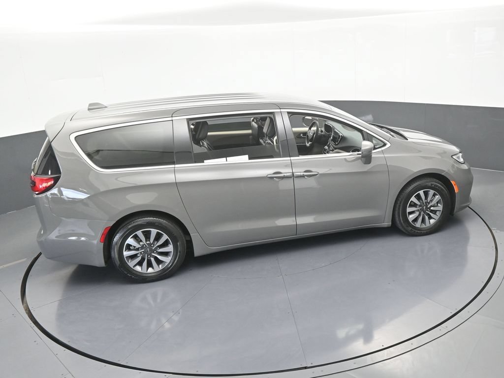 Used 2022 Chrysler Pacifica Touring-L FWD image 56