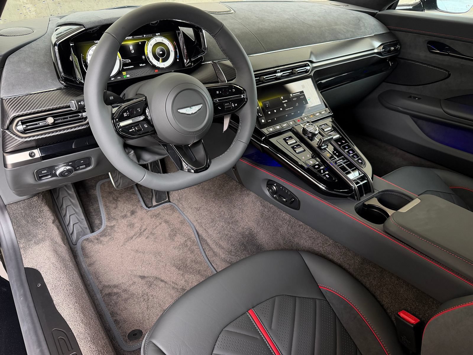 New 2026 Aston Martin V8 Vantage S RWD image 3