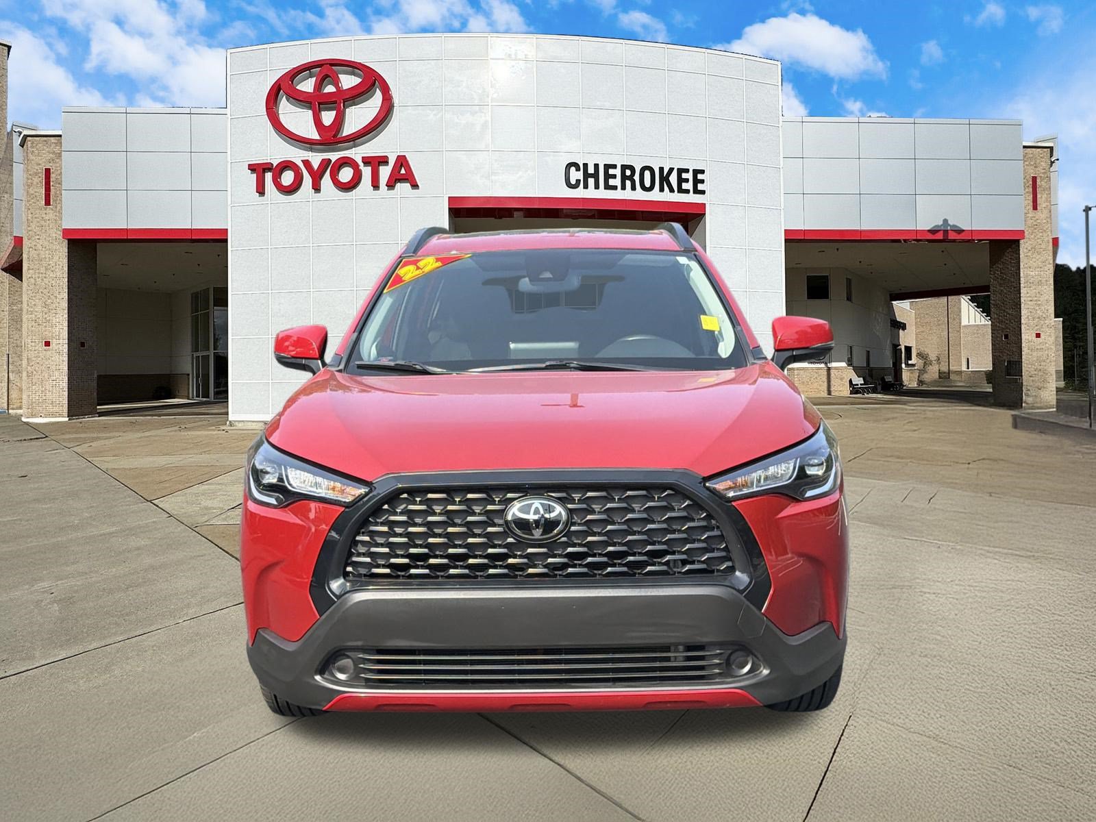 Used 2022 Toyota Corolla Cross LE w/ Moonroof Package FWD image 2