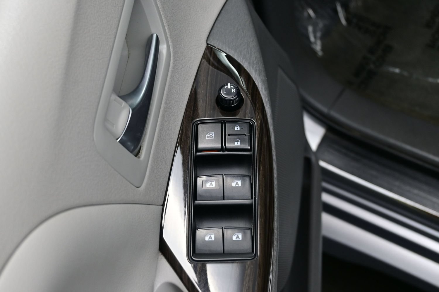Used 2018 Toyota Sienna XLE FWD image 10